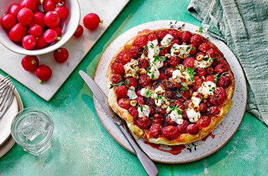 Caramelised radish and goat's cheese tarte Tatin