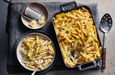 Carbonara pasta bake