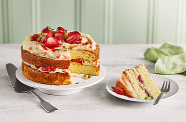 Roasted strawberry and elderflower cake