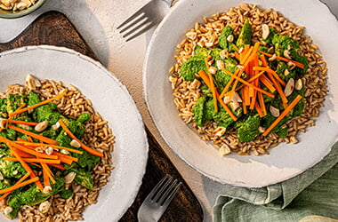 Spinach and peanut chicken stir-fry