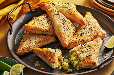 Vegetable samosa puffs