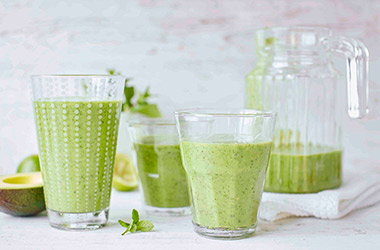 Avocado, lime and spinach smoothie