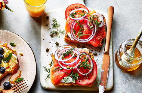 This smoked salmon open sandwich recipe takes just 15 minutes and is super quick and easy to make