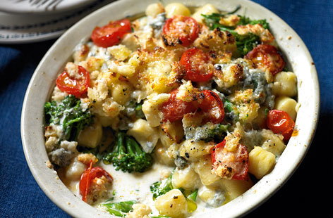 Try this creamy and crispy gorgonzola gnocchi if you're looking for an oozingly cheesy supper: melted gorgonzola and cream, cooked broccoli and gnocchi, roasted cherry tomatoes, all combined and topped with parmesan and breadcrumbs before being grilled until golden in places.