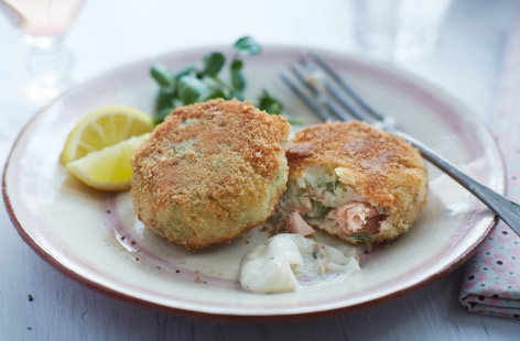 Everybody loves fish cakes, and these delicious mini bites will go down a storm at parties and gatherings. Made using salmon fillet and smoked salmon, plus gluten-free flour and breadcrumbs, everyone will be asking for more.