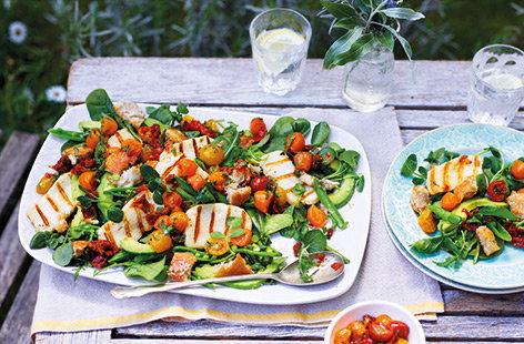 Grilled halloumi salad