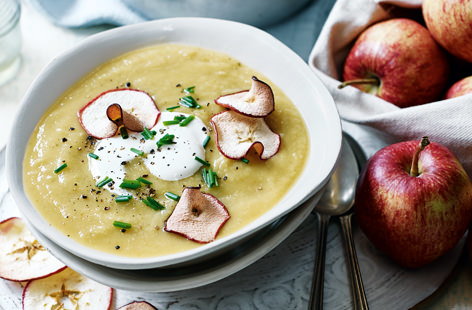 Parsnip and apple soup with apple crisps