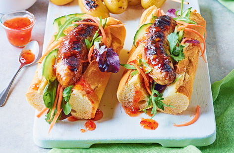 Not your average hot dog, this Vietnamese-inspired banh mi version is sure to be the talk of your barbecue. Fresh white baguettes are filled with juicy sausages, crunchy spiralized carrot and topped with a dollop of sweet chilli dressing.