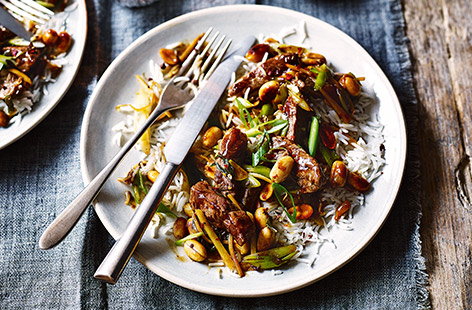 This speedy dinner for two recipe is the perfect healthy homemade alternative to a classic takeaway. With a spicy Szechuan peppercorn and chilli sauce, this stir-fried beef recipe is packed with flavour, high in protein and dairy-free. 