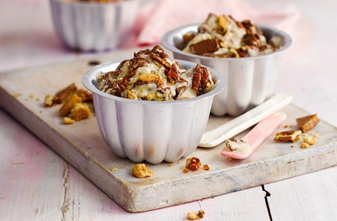 Made with a gooey banana and custard ice cream, crunchy pecan brittle, cookie chunks and Daim bar pieces, every mouthful of this gorgeous frozen treat is dreamy. And if you don’t have an ice cream maker, just pour the mix into a freezer-proof container