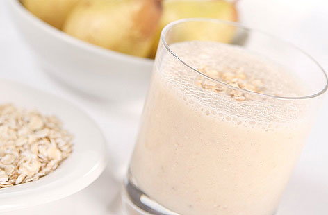 When time is short sometimes you need a quick, healthy breakfast that will still keep you going until lunchtime. This pear, banana, oat and honey smoothie is a doddle to put together while the protein-rich yogurt and fibrous oats will keep the tummy rumbles away.